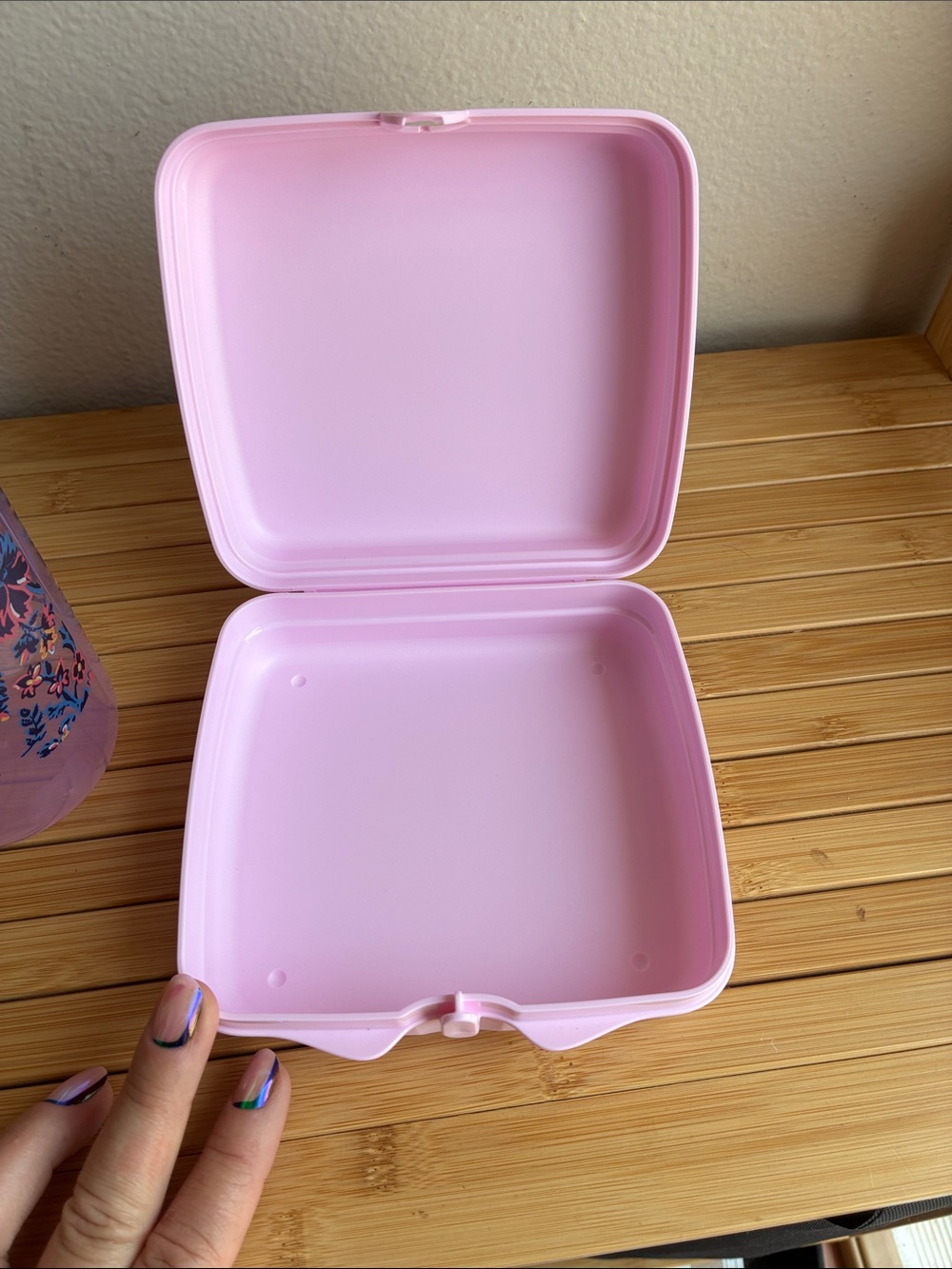 Vera Bradley + Tupperware lunch set - Picture 2 of 5